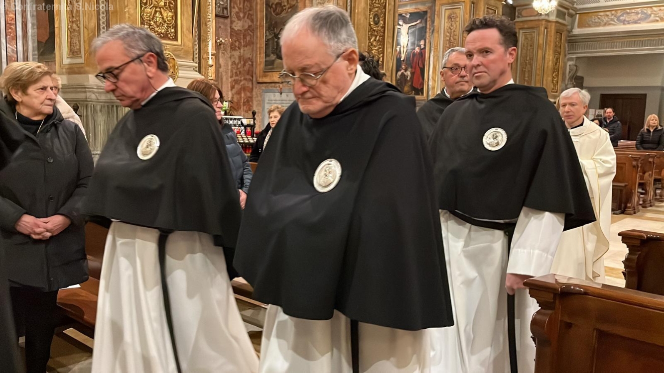 2025 - Processione di ingresso la Confraternita festeggia i suoi 25 anni
