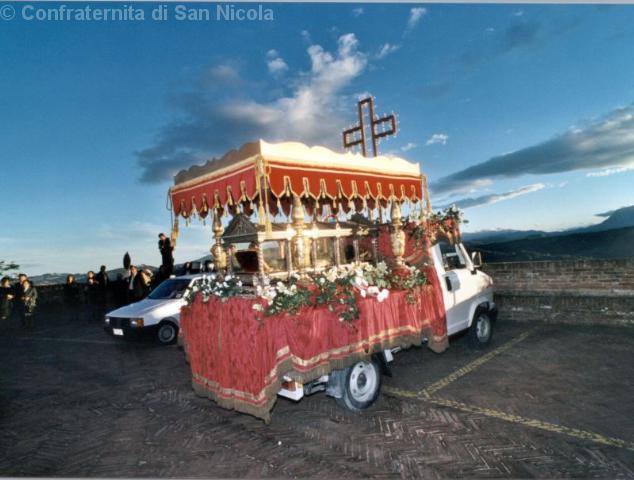 Il carro con l'urna