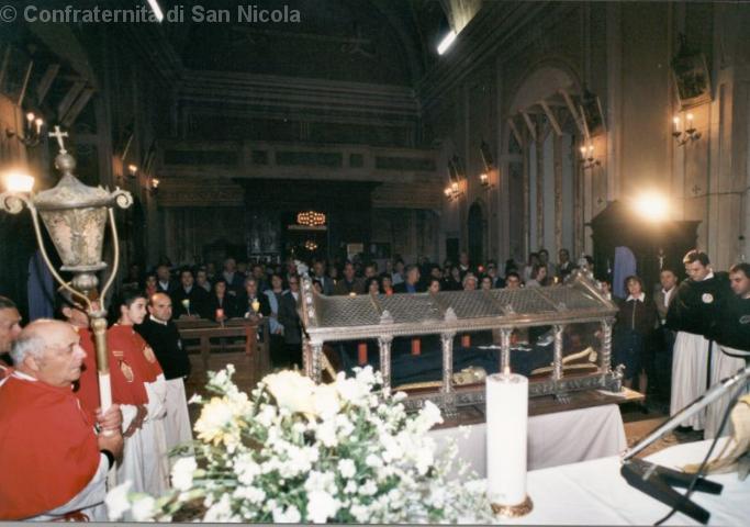 L'urna nella chiesa di Regnano